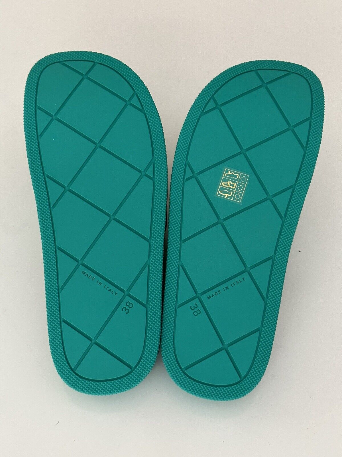 NIB $ 420 Bottega Veneta Damen Matt Rubber Green Slides Sandalen 8 US (38) 640051