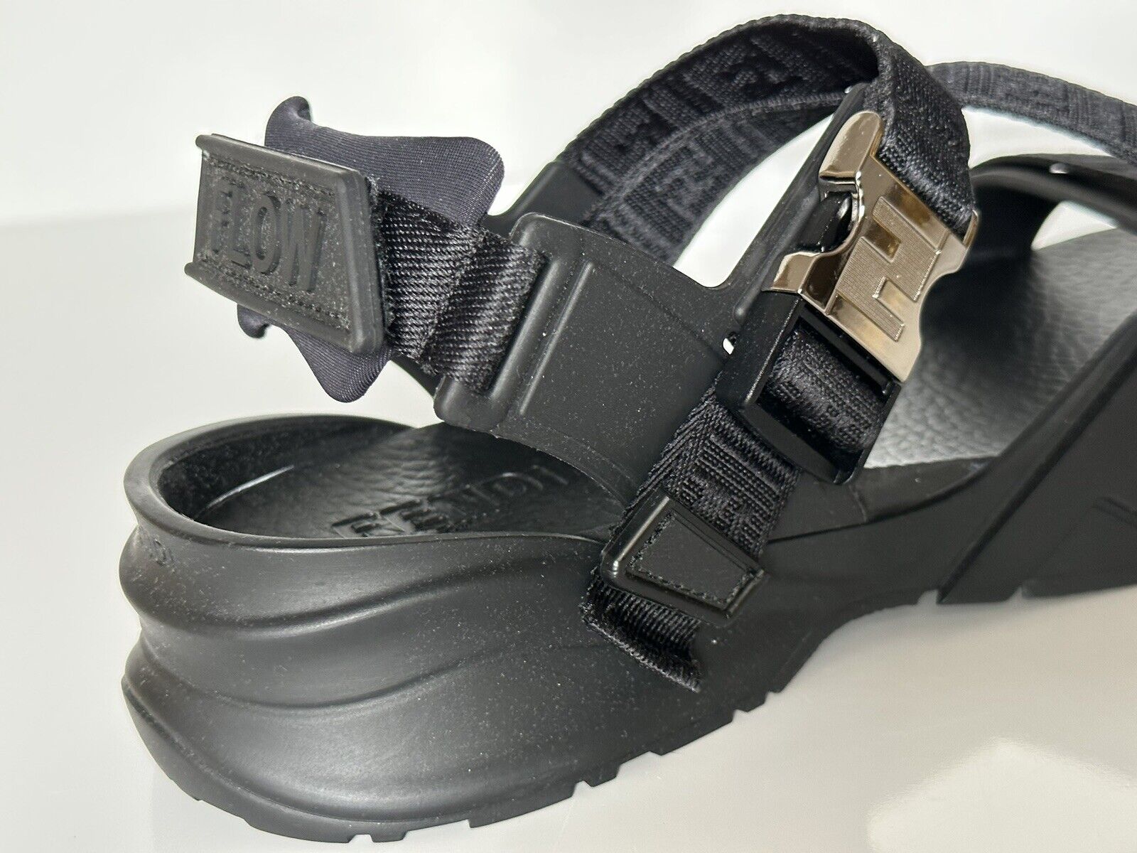 NIB 895 $ Fendi Herren FF Strapped Black Sandalen 11 US/ 10 UK Italien 7X1503