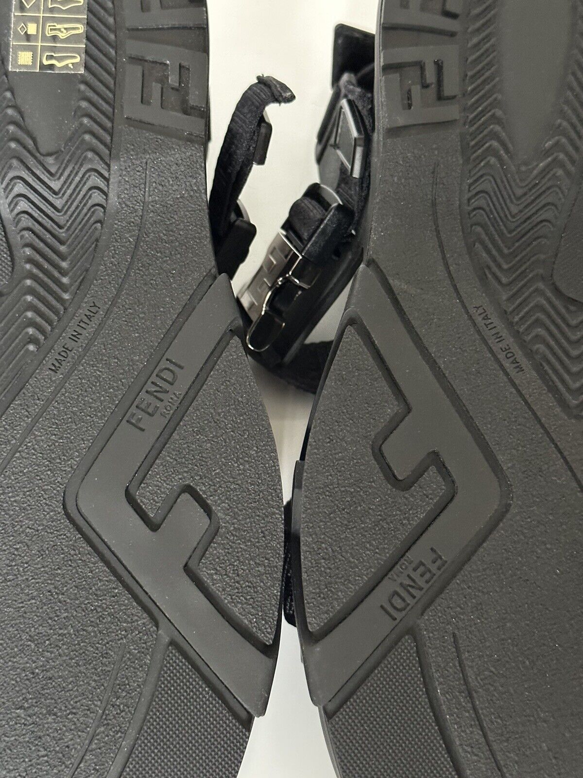 Мужские черные сандалии Fendi с ремешком FF 895 долларов США 12 США/ 11 Великобритания Италия 7X1503