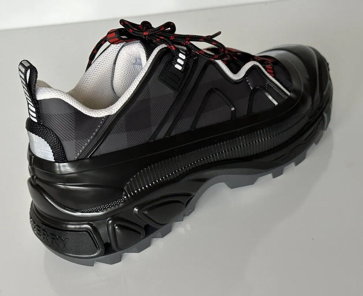 NIB $890 Burberry Arthur Men's Dark Grey IP Check Sneakers 10 US (43) 8055576 IT