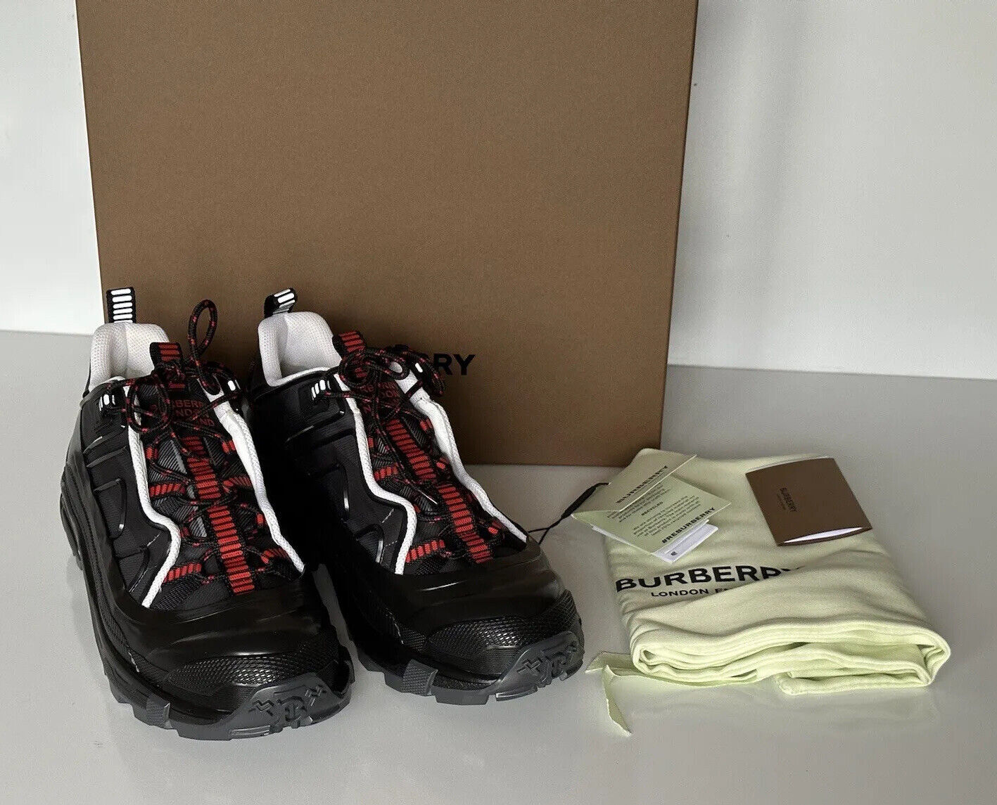 Мужские темно-серые кроссовки в клетку Burberry Arthur за 890 долларов США 11 US (44) 8055576 IT 