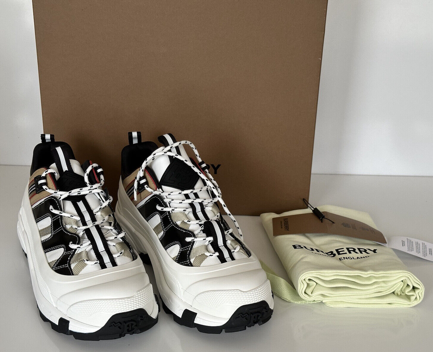 NIB $890 Burberry Arthur Men's White Icon Stripe Sneakers 10 US (43) 8048548 IT