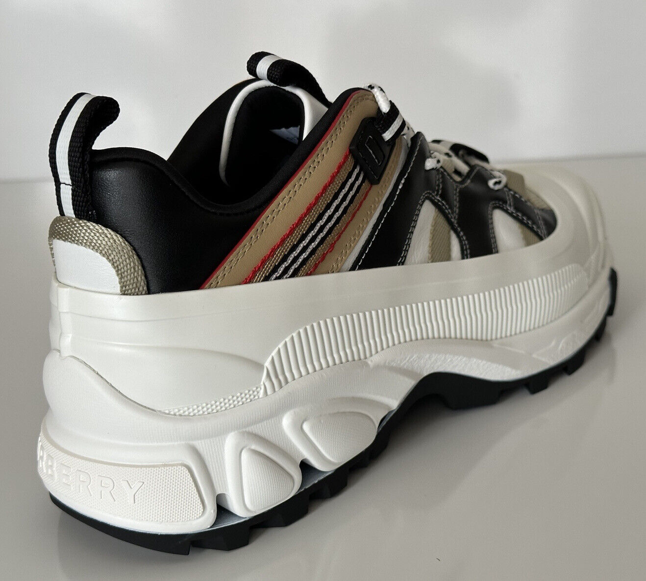 NIB $890 Burberry Arthur Men's White Icon Stripe Sneakers 10 US (43) 8048548 IT