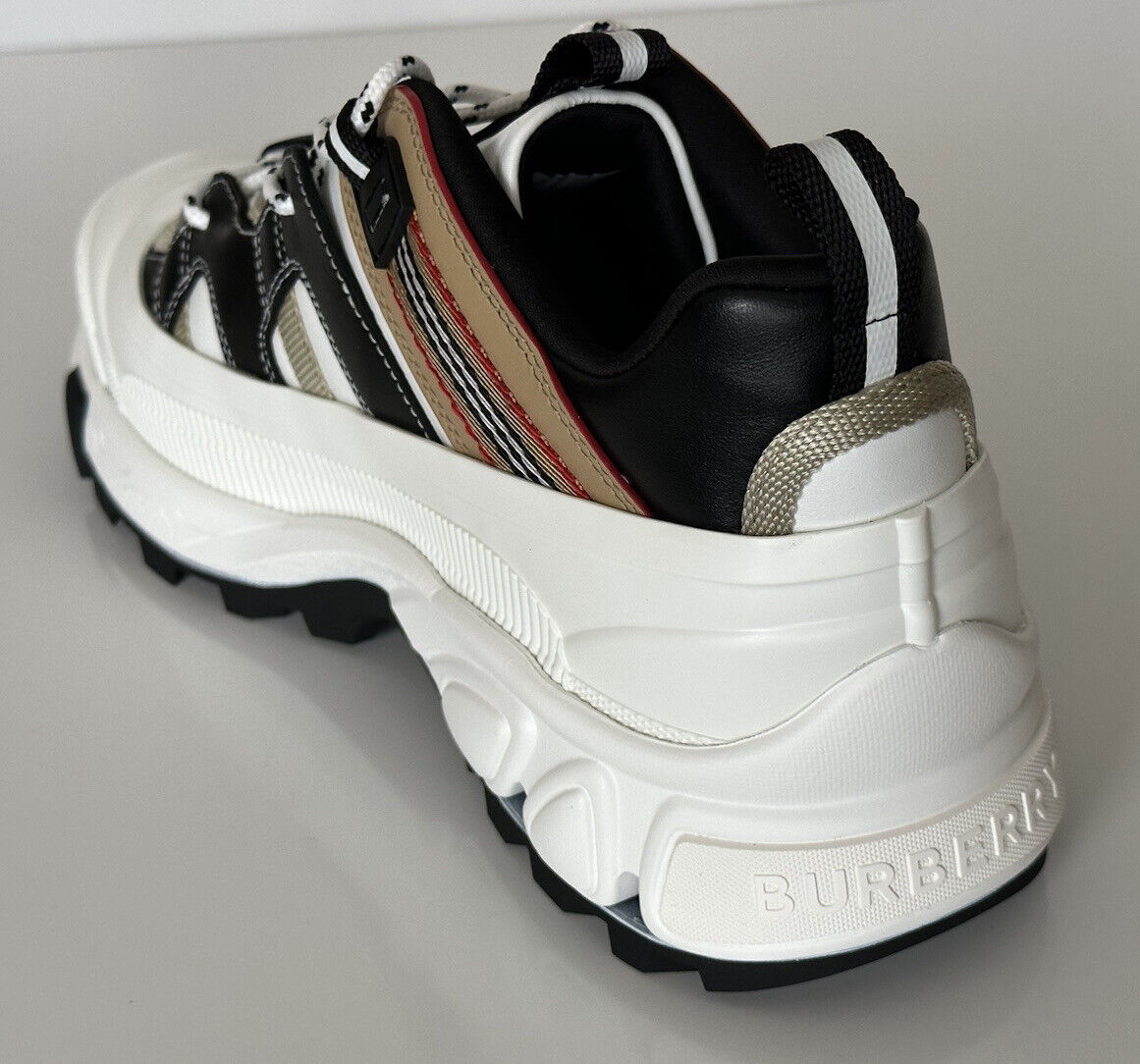 NIB $890 Burberry Arthur Men's White Icon Stripe Sneakers 11 US (44) 8048548 IT