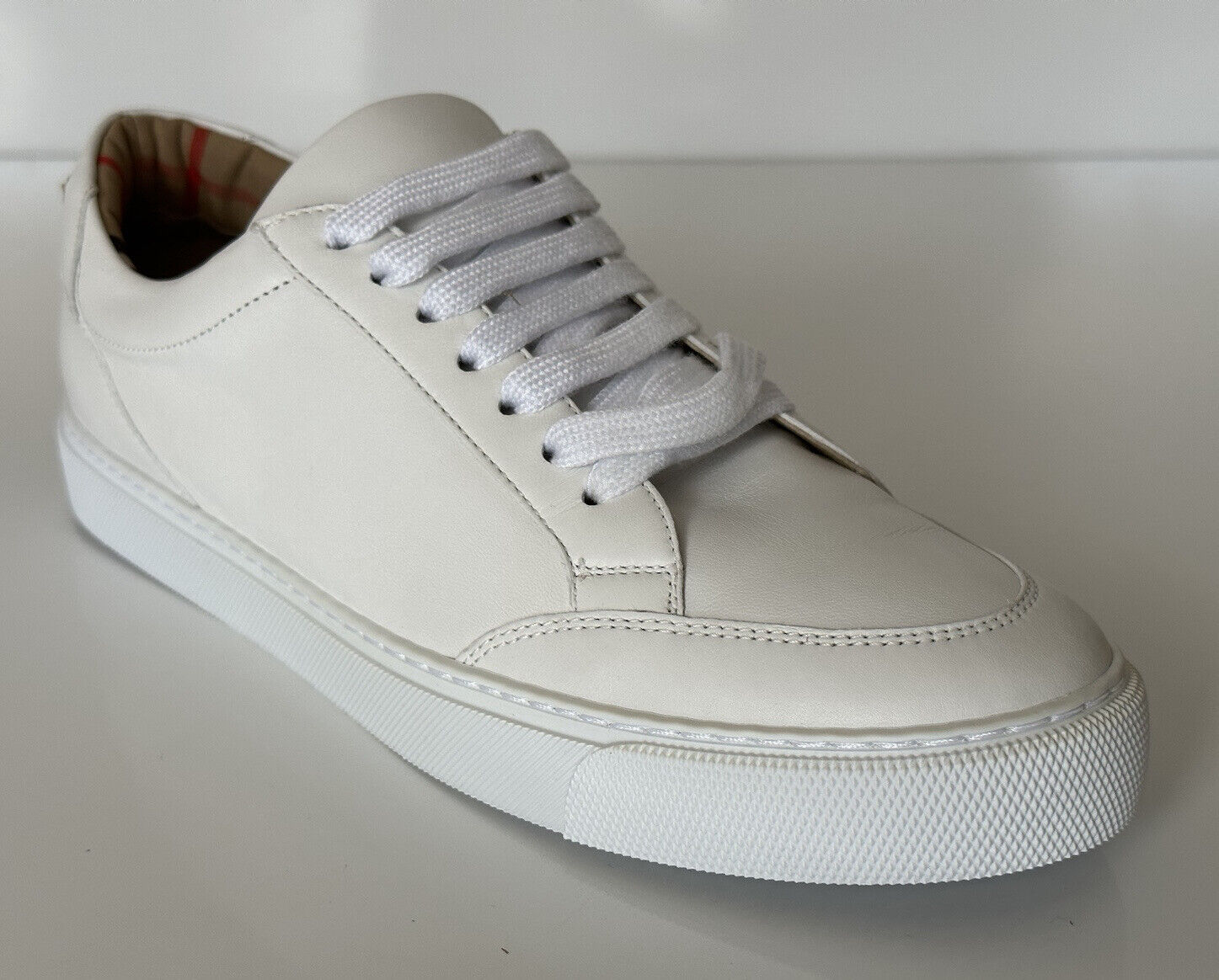 NIB Burberry Женские белые низкие кожаные кроссовки 9 США (39 ЕС) 8043210 Италия 