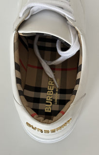 NIB Burberry Weiße Low-Top-Ledersneaker für Damen 9 US (39 Eu) 8043210 Italien 
