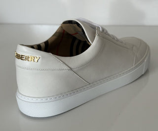 NIB Burberry Weiße Low-Top-Ledersneaker für Damen 9 US (39 Eu) 8043210 Italien 