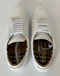 NIB Burberry Weiße Low-Top-Ledersneaker für Damen 9 US (39 Eu) 8043210 Italien 