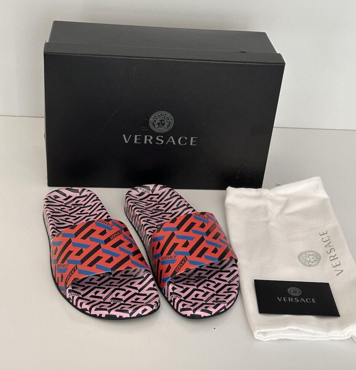 NIB Versace Damen Greca Signature Slides Sandalen 7 US (37 Eu) 1004191 Italien 