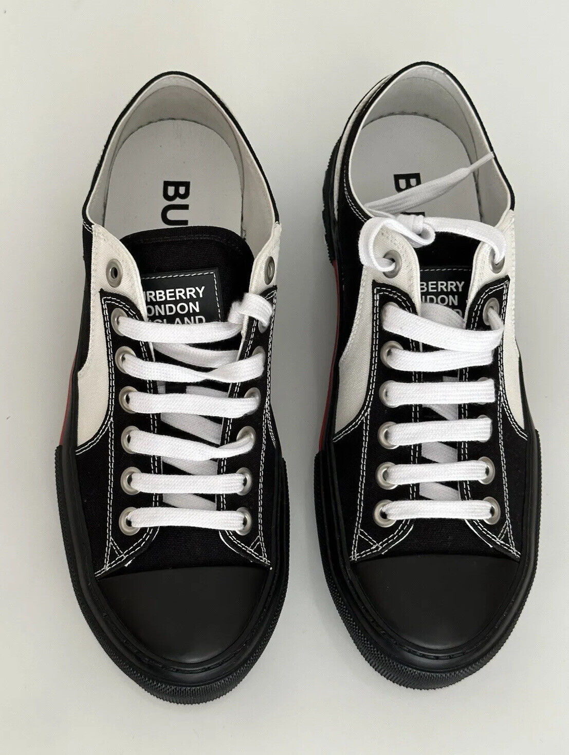 NIB $720 Burberry Men's Black/White Low Top Sneakers 10 US (43 Euro) 8056929 IT