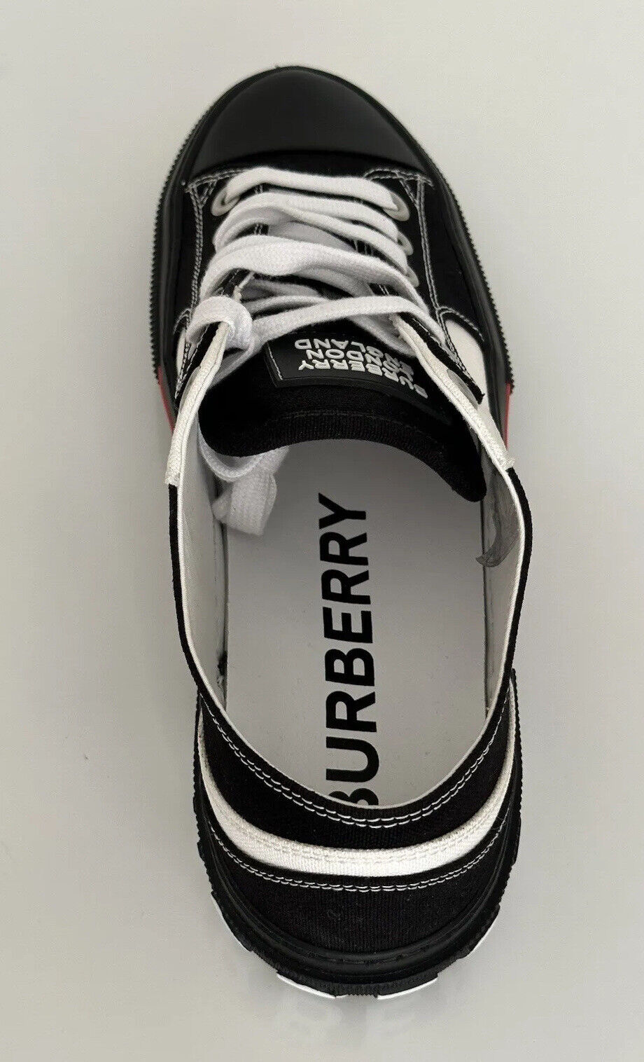 NIB 720 $ Burberry Herren-Low-Top-Sneaker in Schwarz/Weiß 10 US (43 Euro) 8056929 IT 