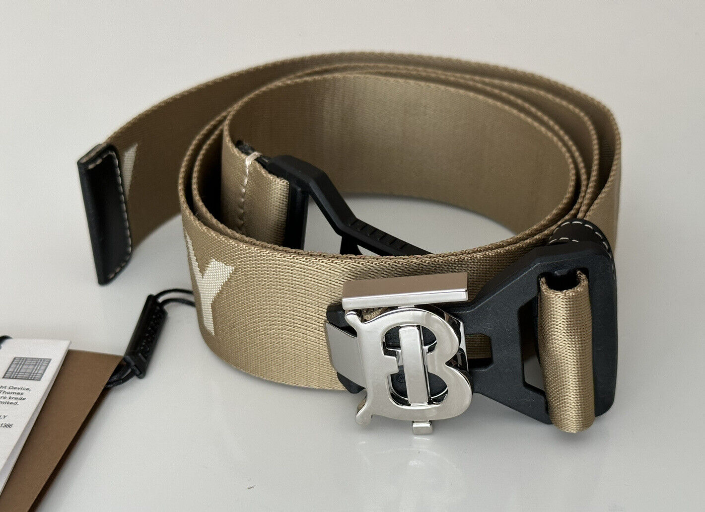 Neu mit Etikett: 440 $ Burberry TB Monogramm brauner Nylongürtel 40/100 8051511 Hergestellt in Italien 