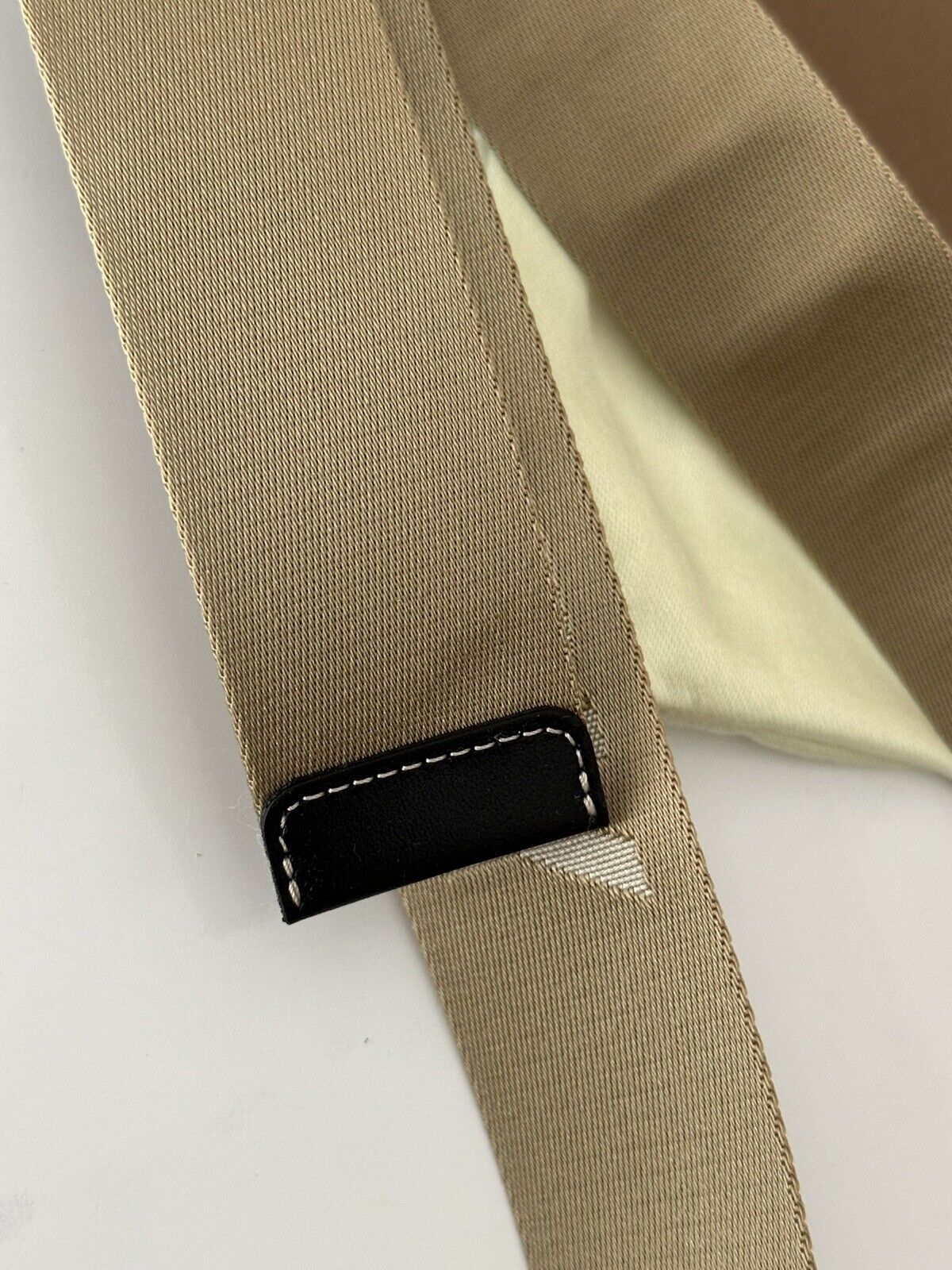 Neu mit Etikett: 440 $ Burberry TB Monogramm brauner Nylongürtel 40/100 8051511 Hergestellt in Italien 