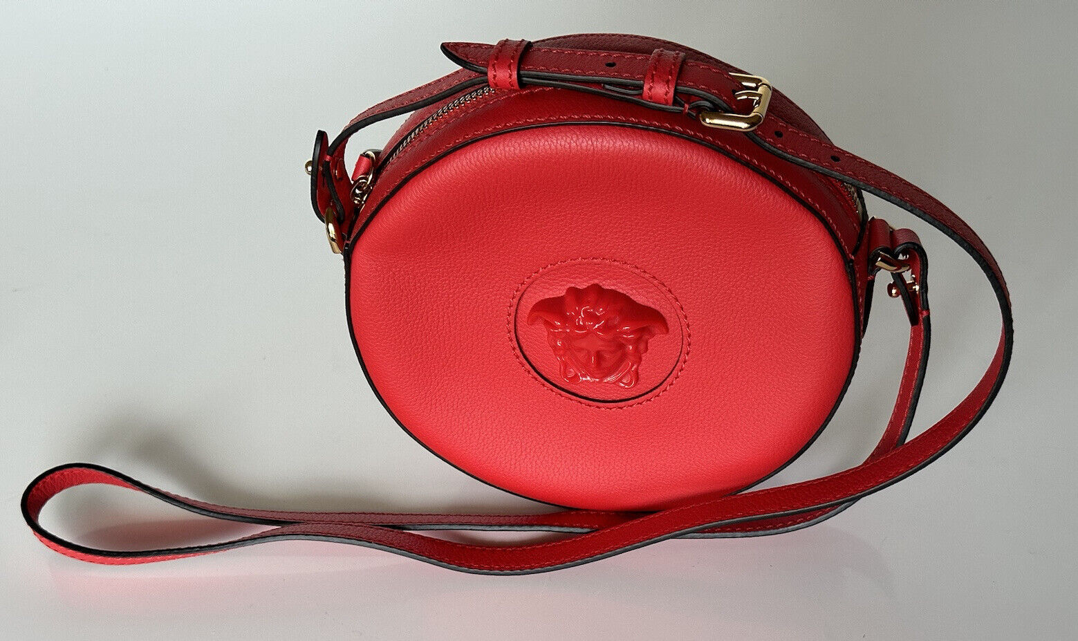 NWT $1295 Versace Круглая красная сумка через плечо из кожи теленка Medusa DBFI050 IT 