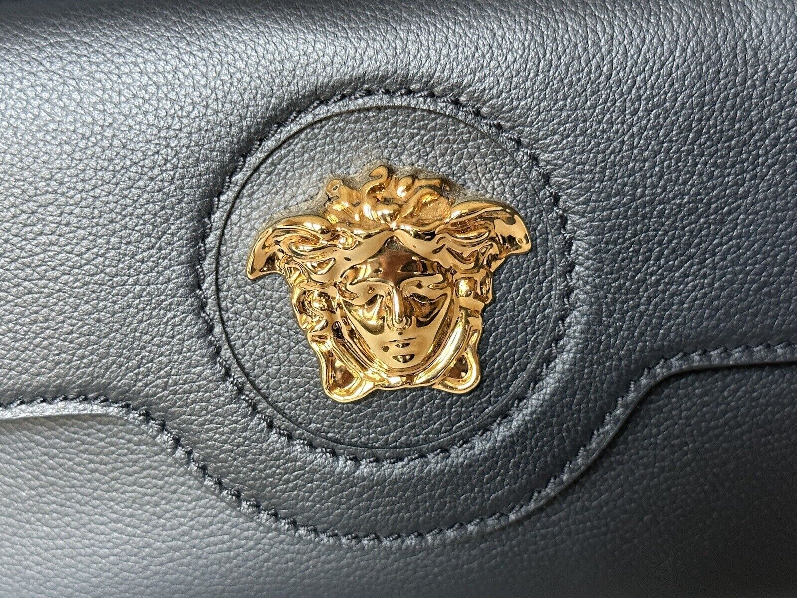 NWT $1400 Versace Черная сумка через плечо Medusa Head из телячьей кожи 1008102 IT 