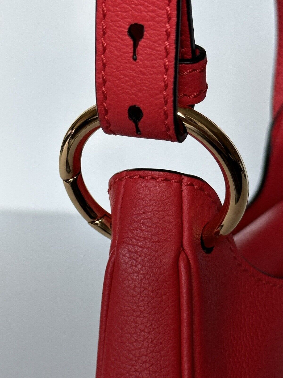 NWT $1450 Versace Красная мини-сумка-хобо из кожи теленка Medusa 1000802 IT 