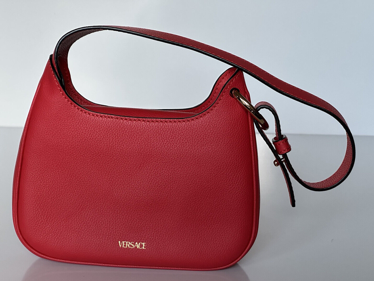 NWT $1450 Versace Красная мини-сумка-хобо из кожи теленка Medusa 1000802 IT 