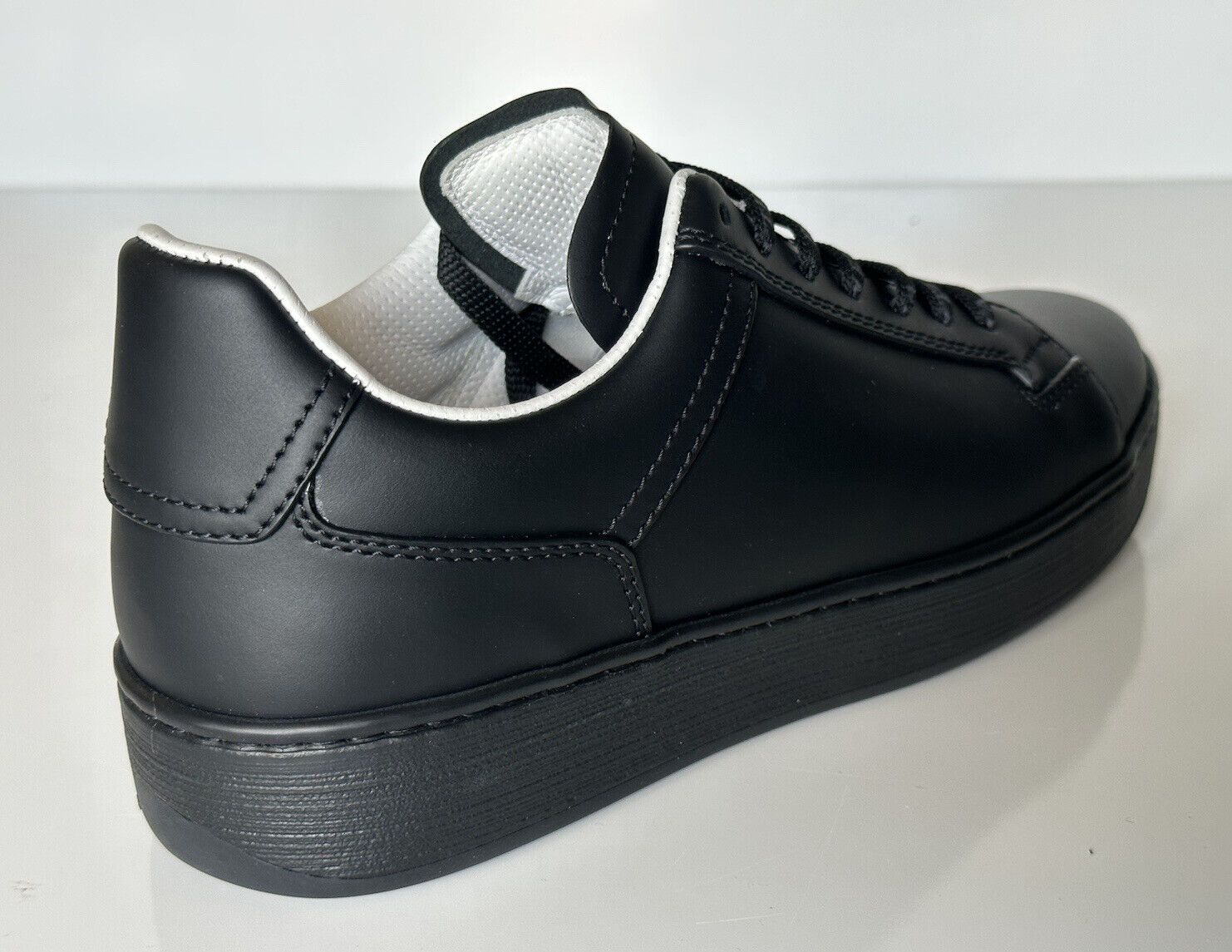 NIB $690 Bottega Veneta Men's Calf Leather Black Sneakers 8 US (41) 578298