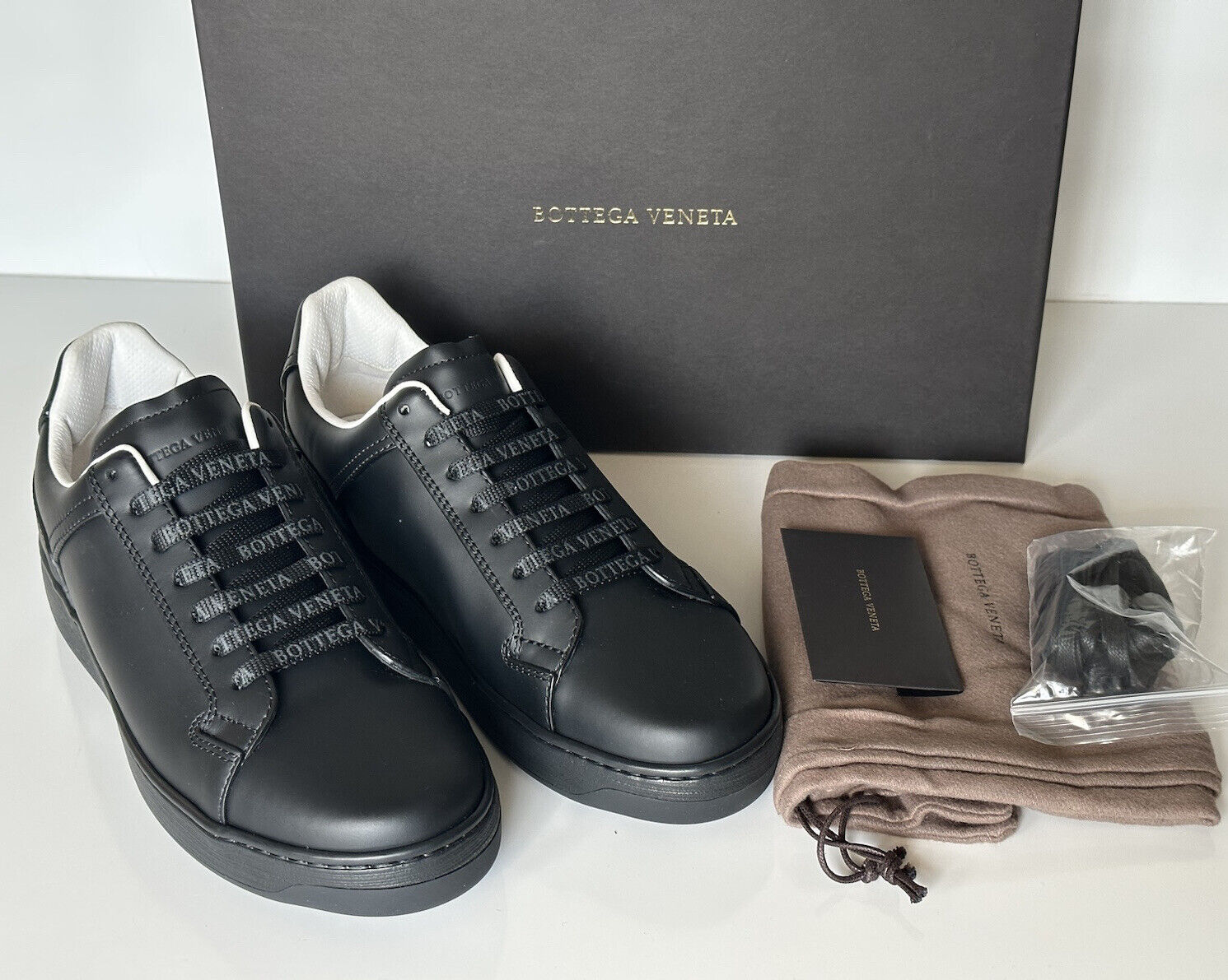 NIB $690 Bottega Veneta Men's Calf Leather Black Sneakers 12 US (45 Euro) 578298