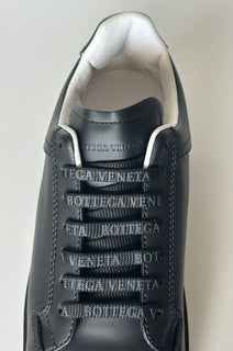 NIB $ 690 Bottega Veneta Herren-Turnschuhe aus Kalbsleder in Schwarz 12 US (45 Euro) 578298 