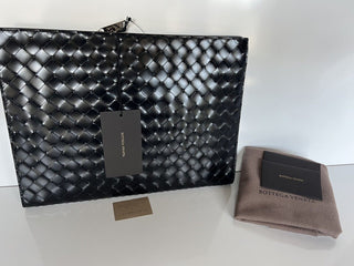 Новый блестящий кожаный чехол для документов Bottega Veneta Intrecciato, черный 592859, стоимостью 1900 долларов. 