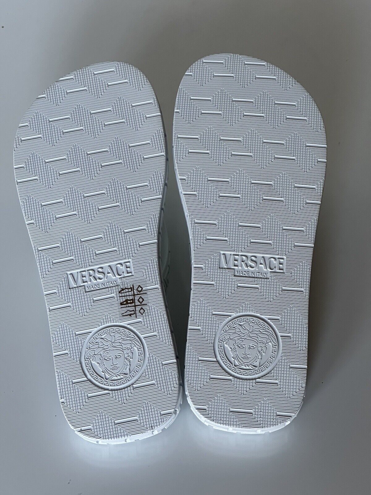 NIB $345 Versace Medusa Head Off White Flip Flops Sandals 11 US (41) 1003737 IT