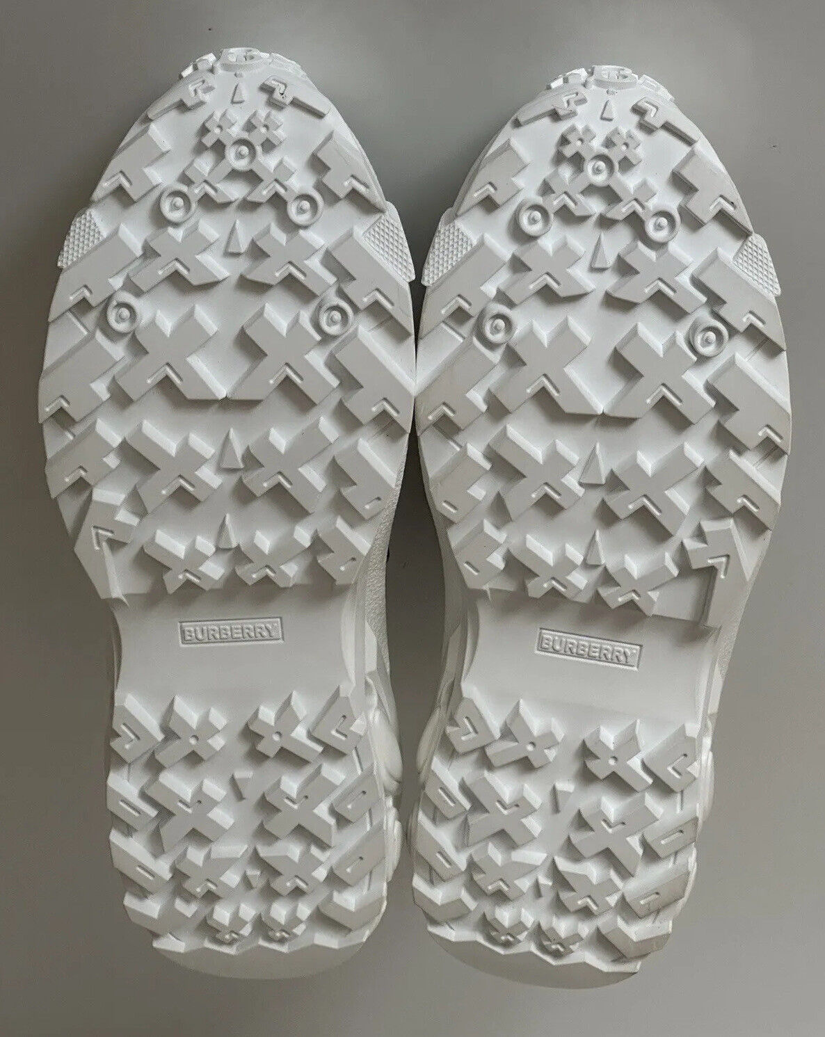 NIB $890 Burberry Arthur Men's Archive Beige/White Sneakers 11 US (44) 8037254