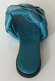 NWT $1350 Bottega Veneta Petroleum Синие сандалии на плоской подошве, обувь 7,5, США 608853 