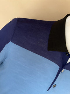 Neu mit Etikett: 980 $ Prada Kurzarm-Poloshirt aus Wolle in Blau UMA950 40 US (50) Hergestellt in Italien