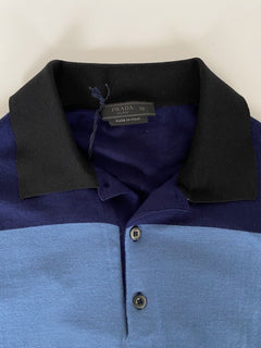 Neu mit Etikett: 980 $ Prada Kurzarm-Poloshirt aus Wolle in Blau UMA950 40 US (50) Hergestellt in Italien