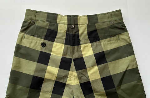 Neu mit Etikett: 590 $ Burberry Herren-Shorts aus militärisch grün karierter Baumwolle, 38 US (32,5 Zoll) 8042781 