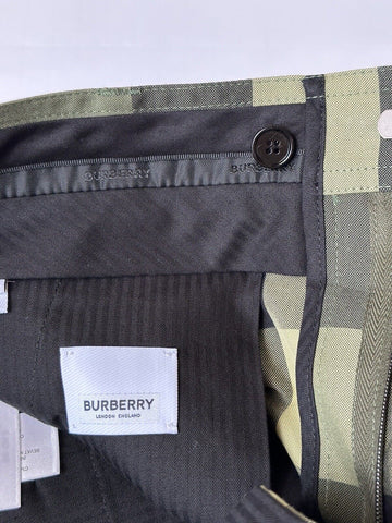 Neu mit Etikett: 590 $ Burberry Herren-Shorts aus militärisch grün karierter Baumwolle, 38 US (32,5 Zoll) 8042781 