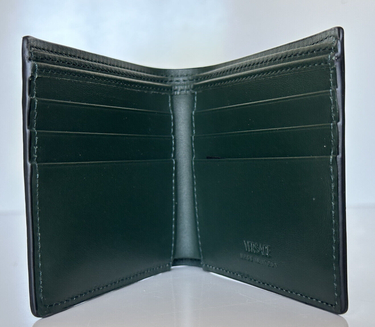 NWT 425 $ Versace Embedded Medusa Accents Geldbörse aus grünem Kalbsleder, hergestellt in Italien 