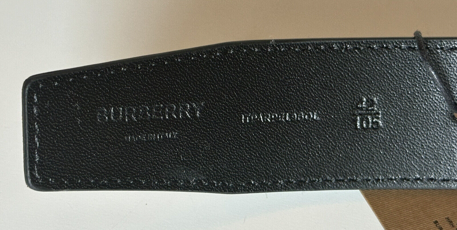 Neu mit Etikett: 580 $ Burberry TB Leather Archive Beige Wendegürtel 42/105 8046568 Italien
