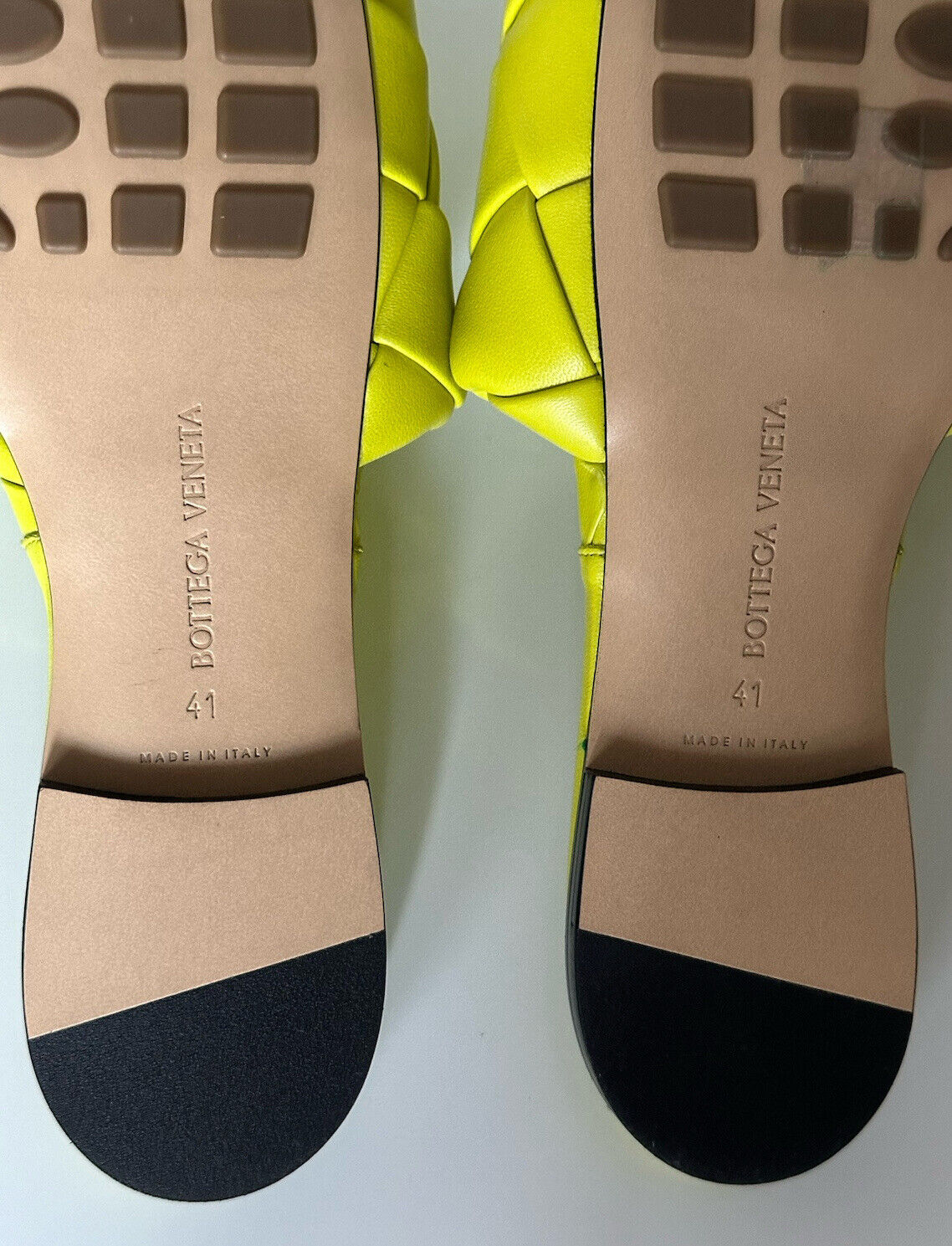 NWT 1350 долларов США Bottega Veneta Желтые лимонные сандалии на плоской подошве Туфли 11 США (41 евро) 608853 