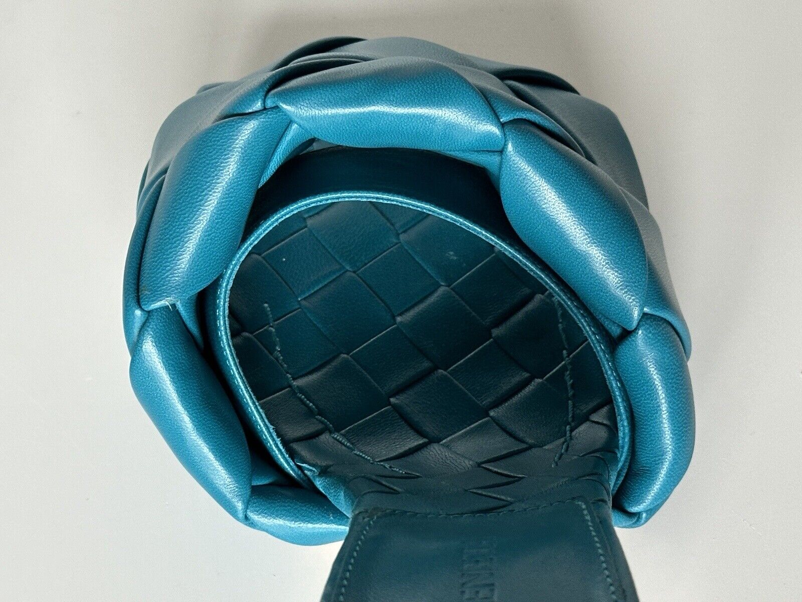 Neu mit Etikett: 1.500 $ Bottega Veneta Lido Intrecciato-Leder-Pantoletten Vintage Blue 7 US 608854 