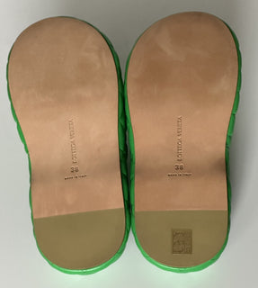 NIB $ 1450 Bottega Veneta Grüne gepolsterte Sandalen aus gestepptem Leder 8 US 708885 IT 