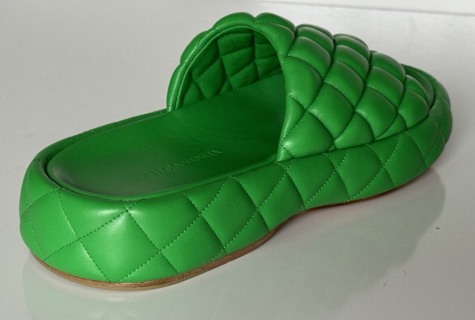 NIB $1450 Bottega Veneta Green Quilted Leather Padded Sandals 8 US 708885 IT