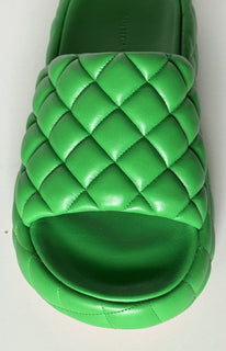 NIB $ 1450 Bottega Veneta Grüne gepolsterte Sandalen aus gestepptem Leder 8 US 708885 IT 
