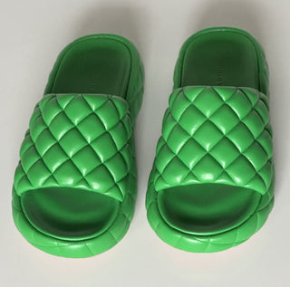 NIB $ 1450 Bottega Veneta Grüne gepolsterte Sandalen aus gestepptem Leder 8 US 708885 IT 