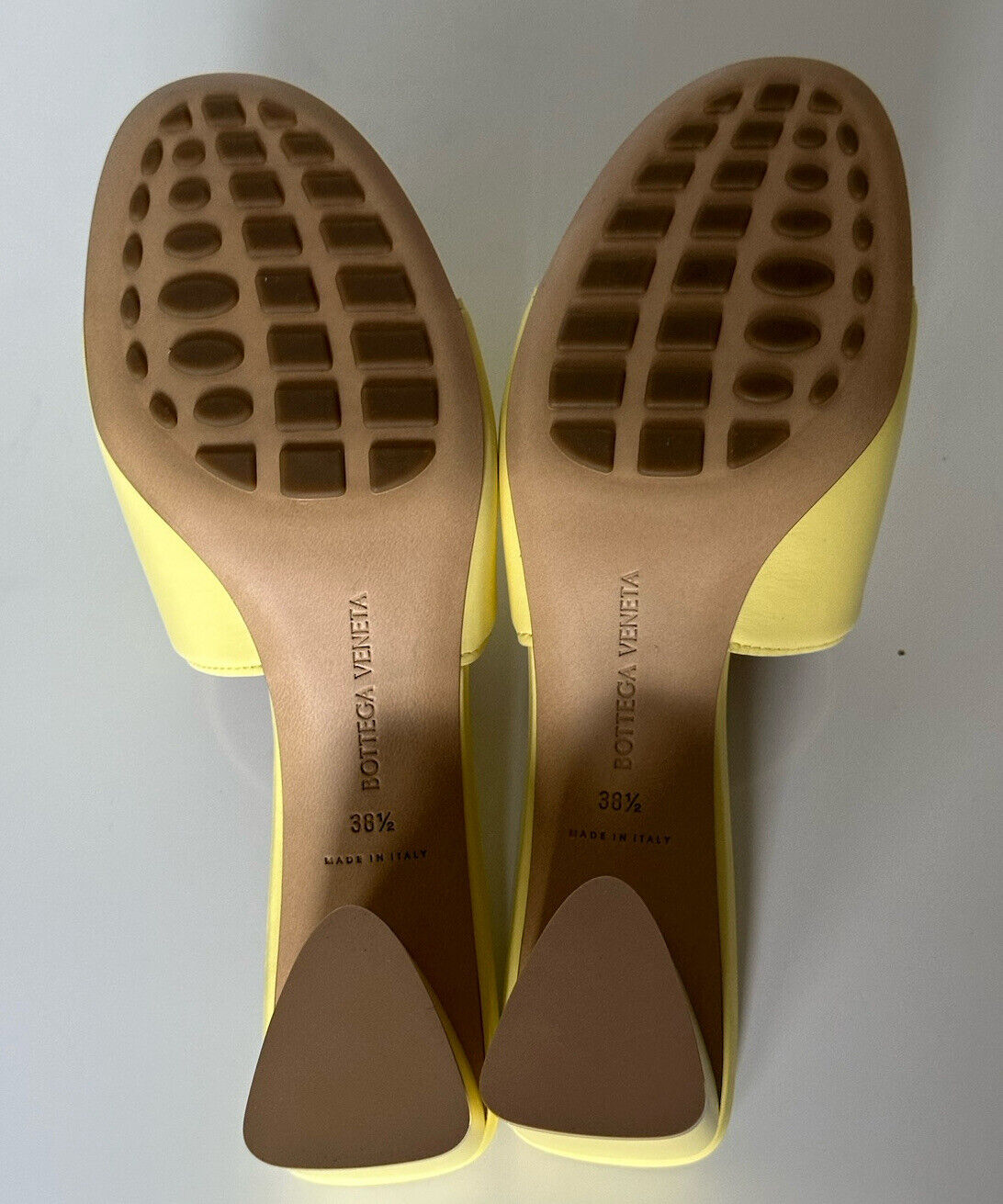 NIB $760 Bottega Veneta Calf Leather Sandals Shoes Lemonade 8.5 US 651378