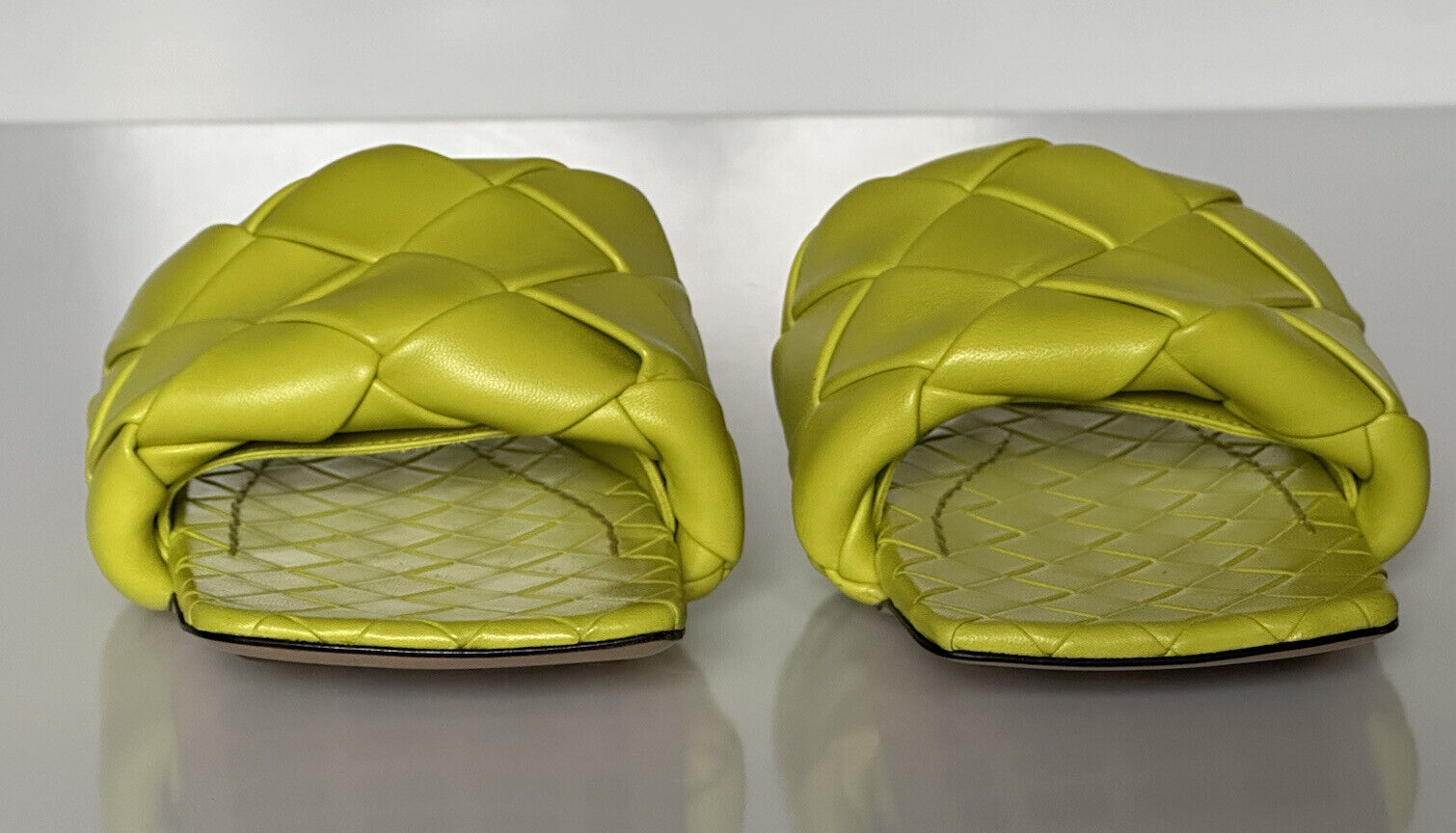 NWT $1350 Bottega Veneta Yellow Lemon Flat Sandals Shoes 8 US (38 Euro) 608853