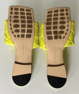 NWT 1350 долларов США Bottega Veneta Желтые лимонные сандалии на плоской подошве 9 США (39 евро) 608853 