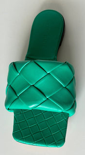 NWT 1350 долларов США Bottega Veneta Зеленые сандалии на плоской подошве Loden Обувь 8,5 США (38,5 ЕС) 608853 