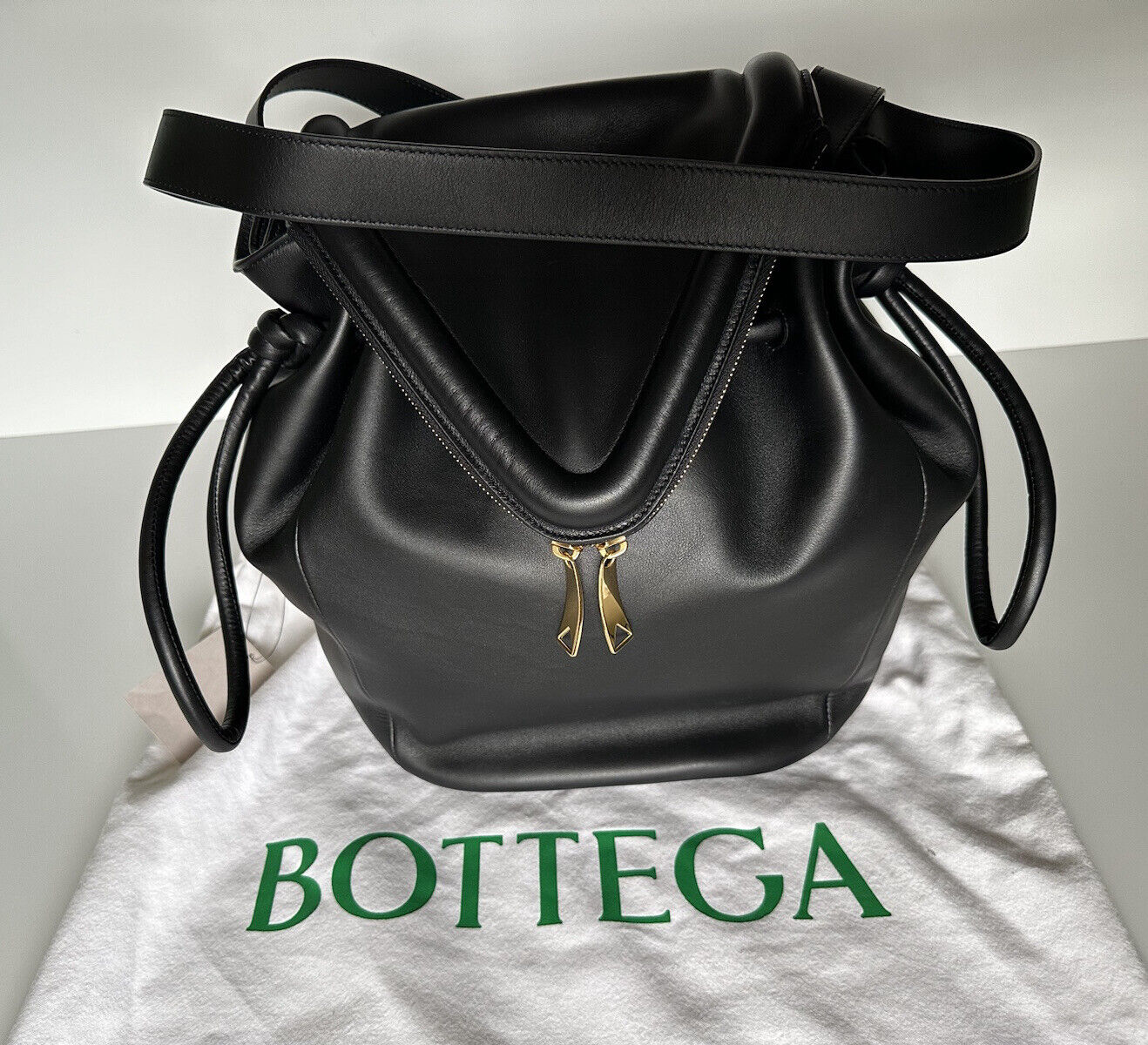 NWT $3500 Bottega Veneta Napa Large Leathers Black Carbas Shoulder Bag Italy