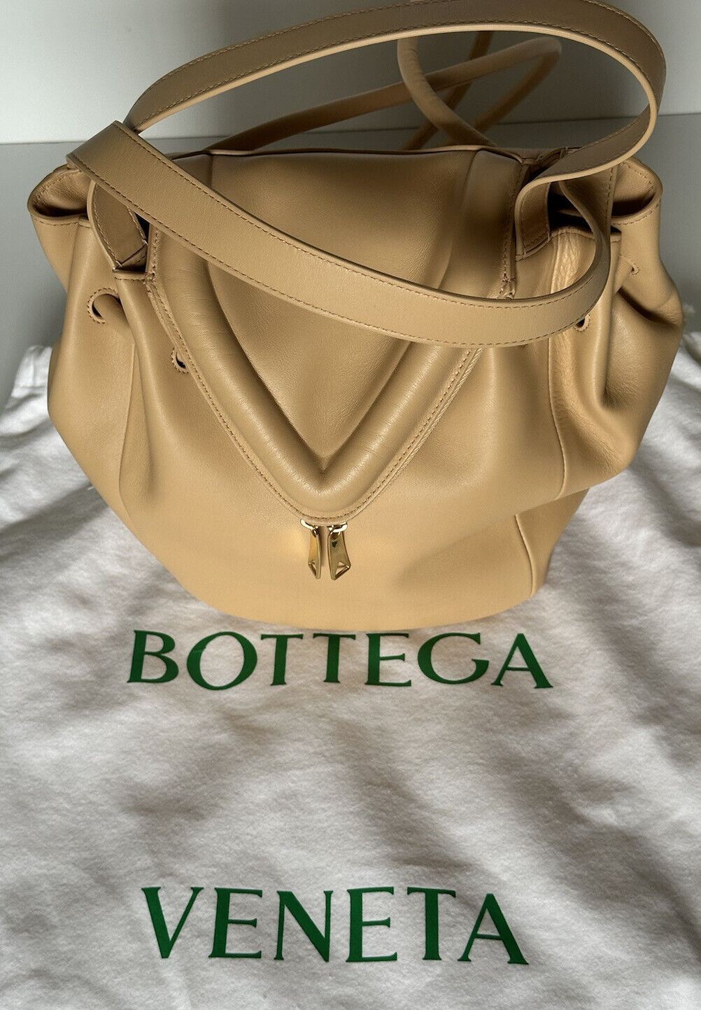 Сумка через плечо Bottega Veneta Napa Medium Leather Almond Carbas 666531 NWT $3150 