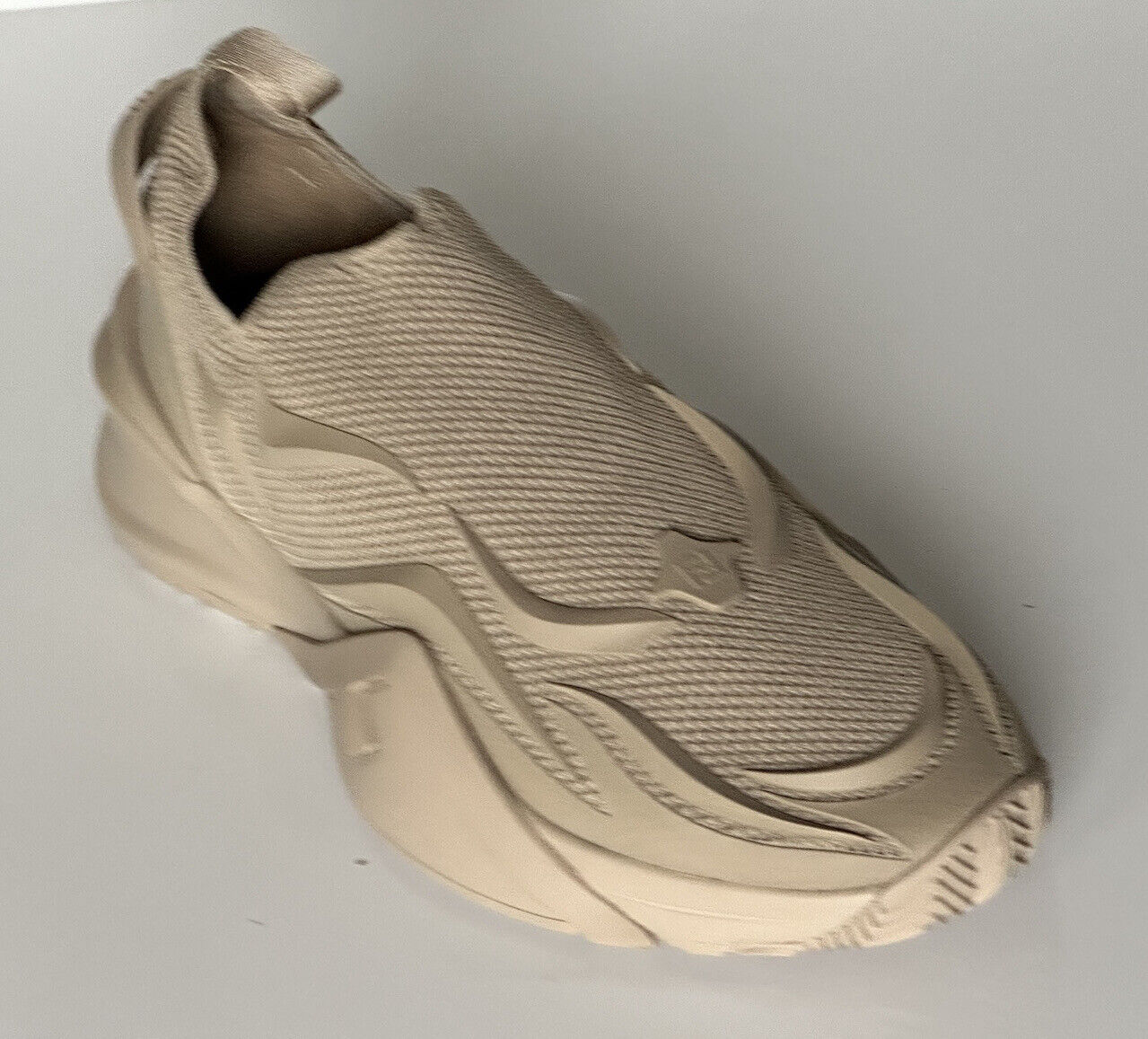 NIB 1050 Fendi Flow Men's Fabric Beige Sneakers 12 US (45 Euro) 7E1504 Italy