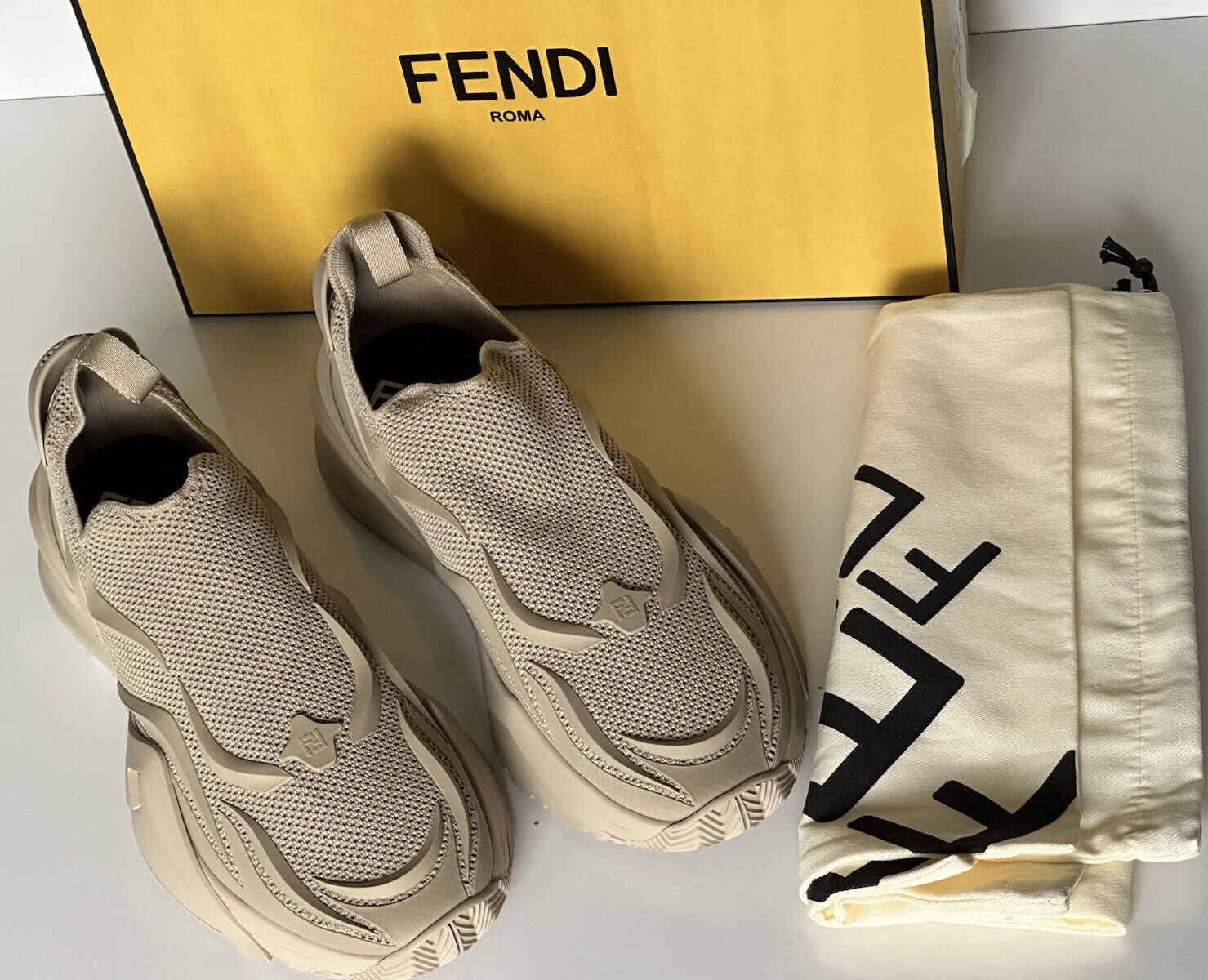 NIB 1050 Fendi Flow Мужские бежевые кроссовки из ткани 13 США (46 евро) 7E1504 Италия 