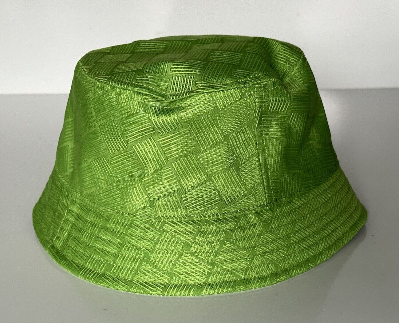 NWT $600 Bottega Veneta Intrecciato Nylon Bucket Hat Green L (60 cm) 687344