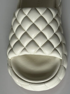 NIB $1450 Bottega Veneta White Quilted Leather Padded Sandals 10 US 708885 IT